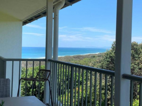 15 Whale Watch Resort + Beach Front + Ducted Air Con + 3 Bed + 2 Bath